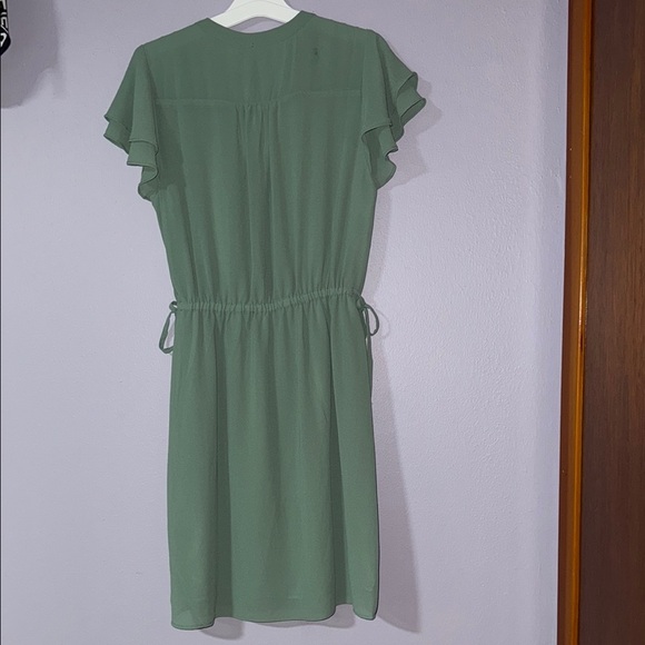 Elegant Green Dress - Picture 2 of 7